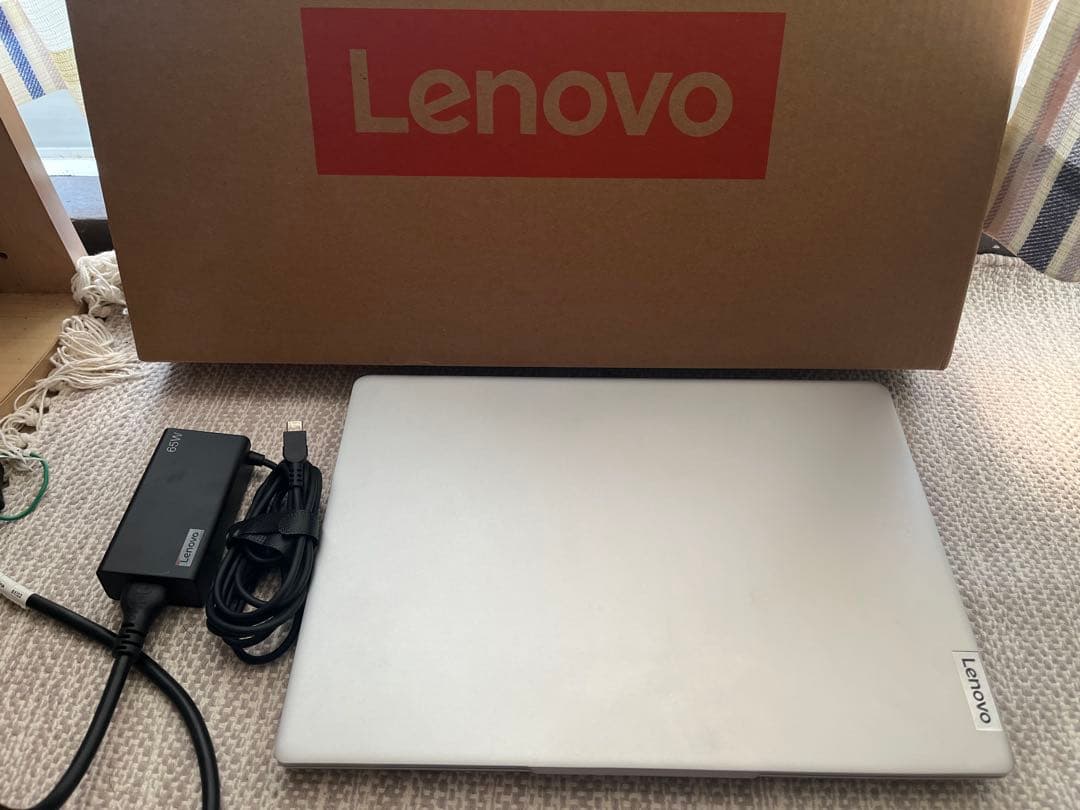 Lenovo IdeaPad Slim 5 Gen 8 - クラウドグレー