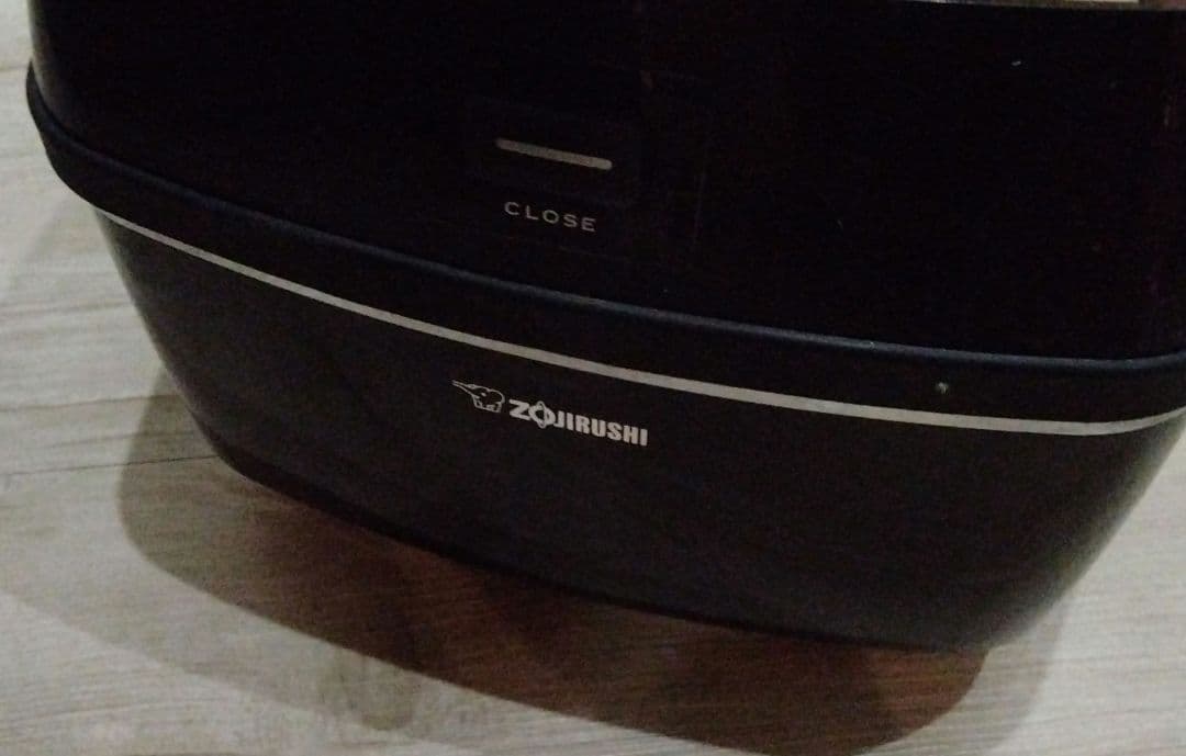Zojirushi 炊飯器 NW-AT10 黒　象印 南部鉄器　極め羽釜　日本製
