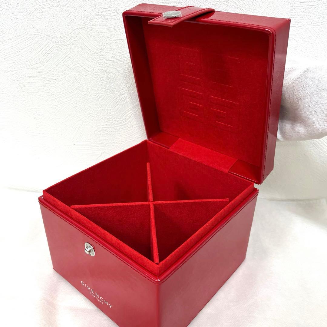 【美品】ジバンシー　エナメル バニティバッグ