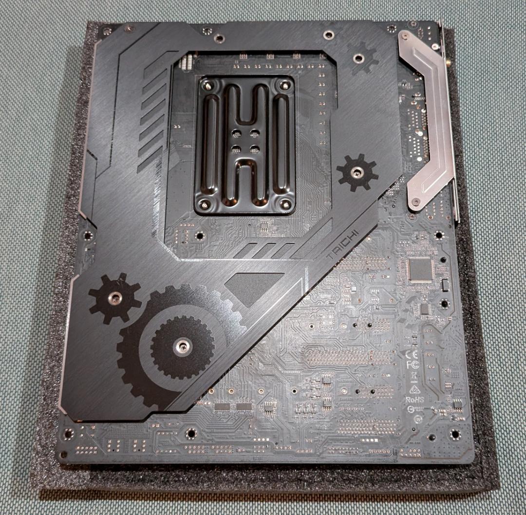 ASRock X570 TAICHI マザーボード