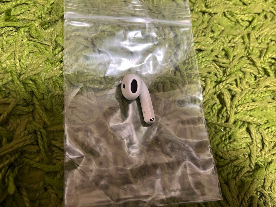 Apple AirPods 第4世代　A3050 3053 左耳　左　左側