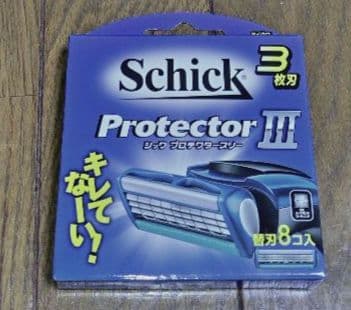 Schick Protector III 替刃８個入り × ４