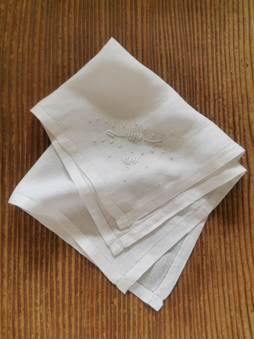 アンティーク 白糸小花刺繍 しなやかな上質リネン 針抜ヘムステッチ 長方形クロス
