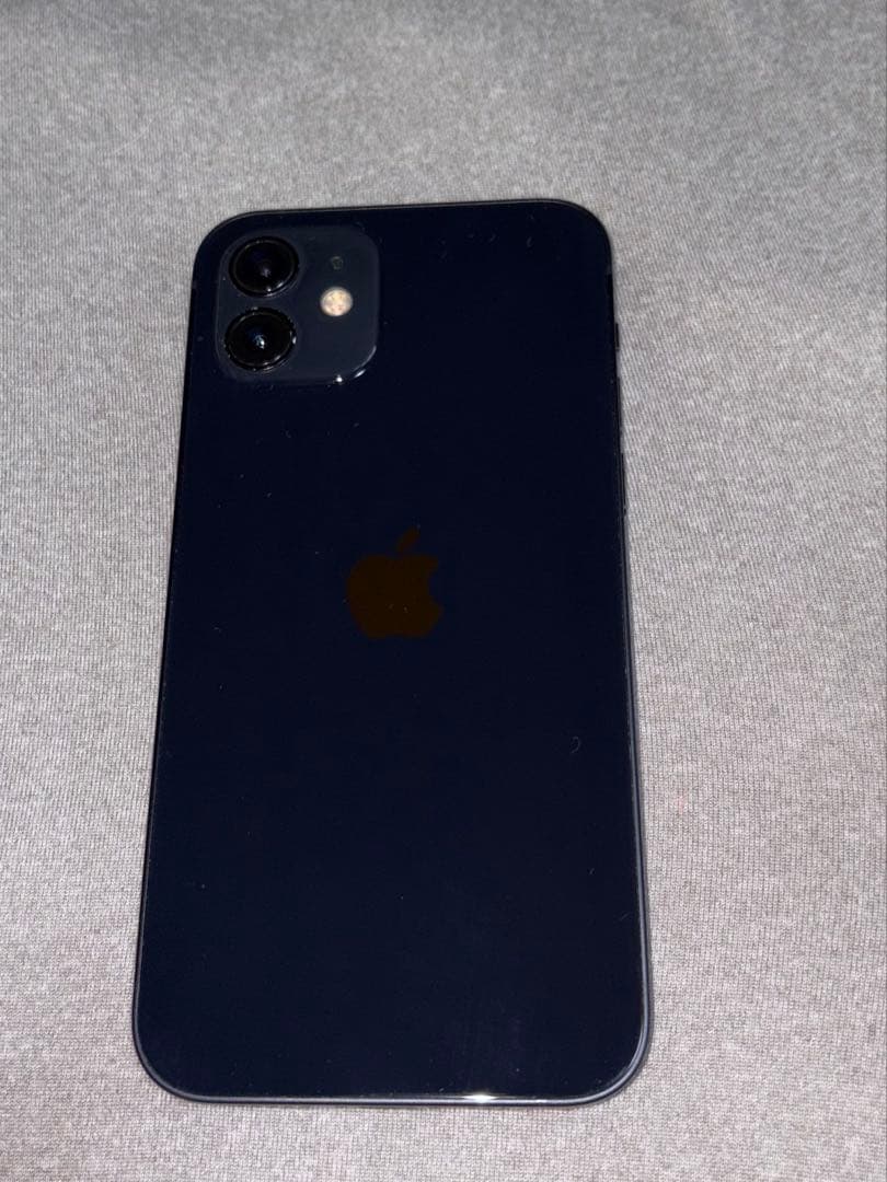 Apple iPhone 12 本体　ブラック
