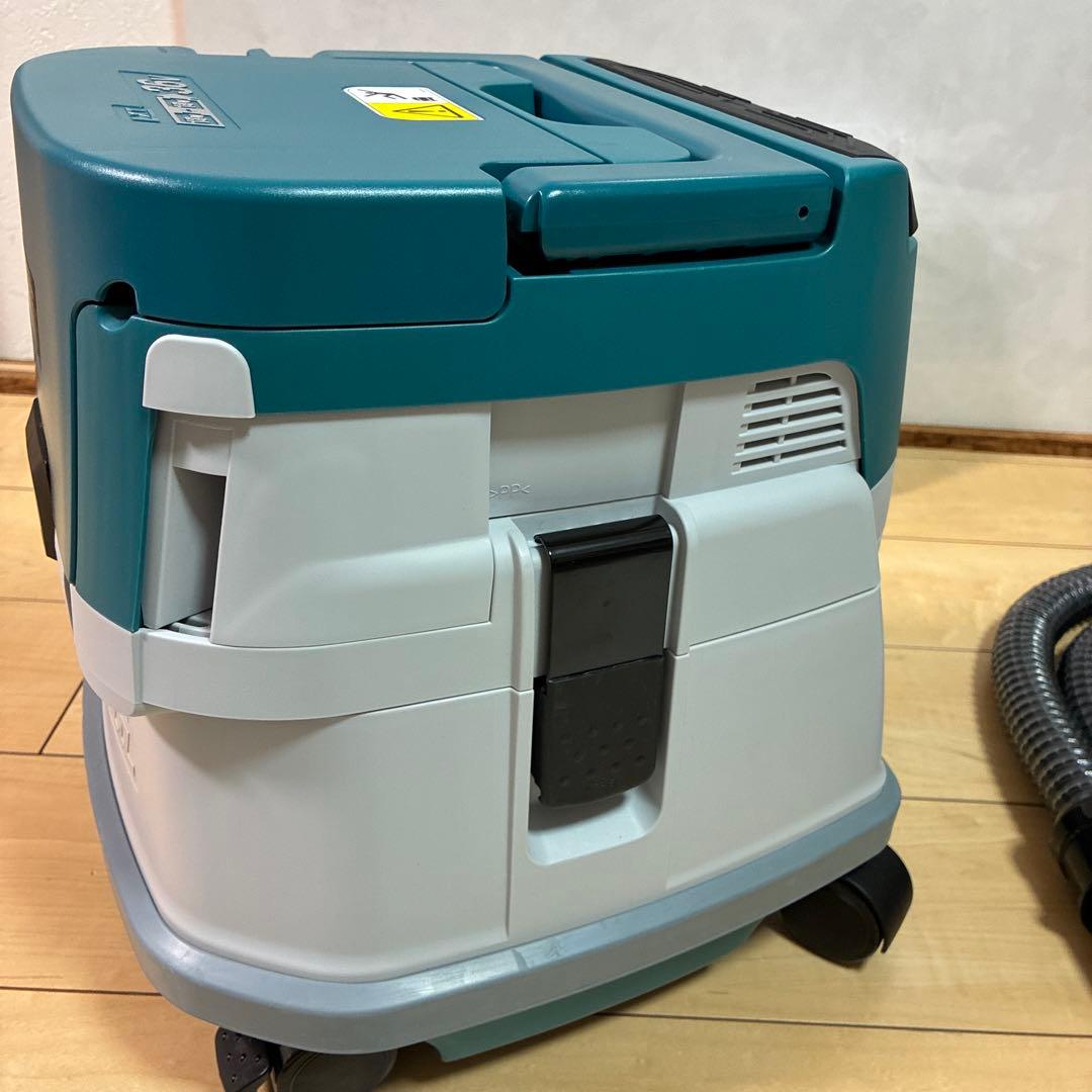 Makita マキタ　VC866D 充電式掃除機　ドライクリーナー　粉じん専用