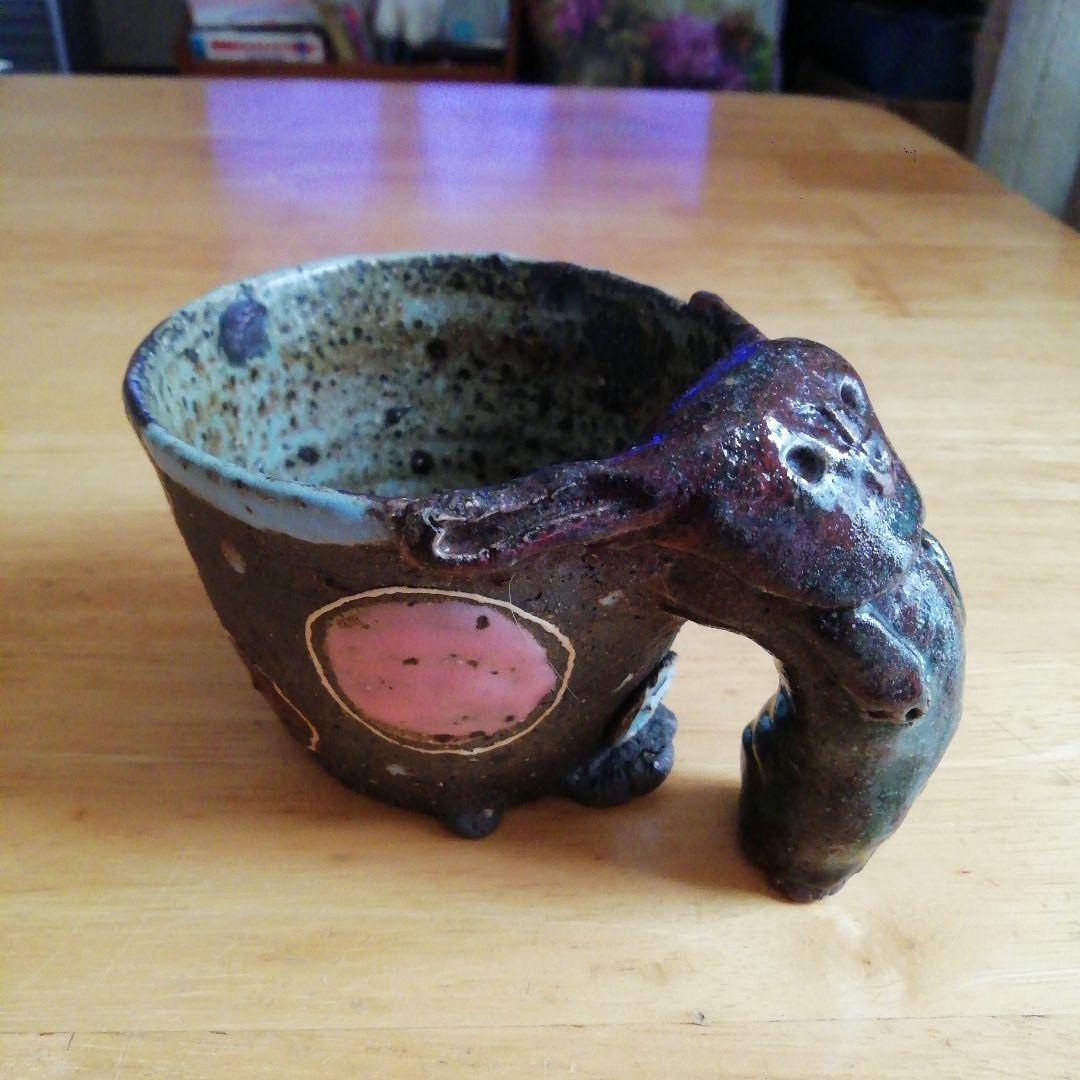 唯一希少。アラヤマ　ヒロフミ作　イナバウアーシリーズ動物形陶器カップ
