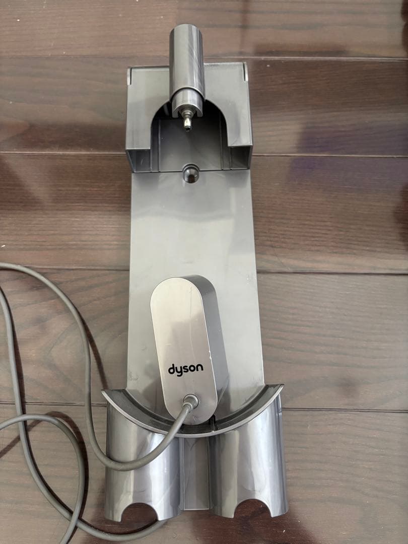 Dyson ダイソン v8 fluffy+ スティッククリーナー