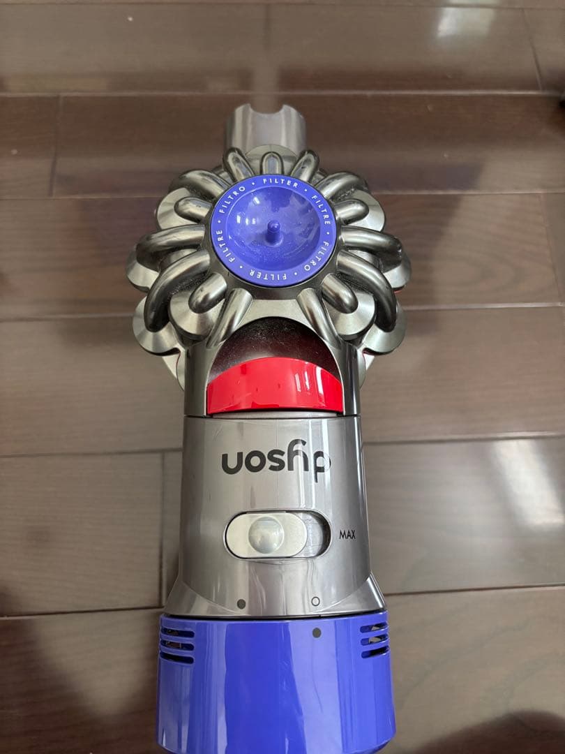 Dyson ダイソン v8 fluffy+ スティッククリーナー
