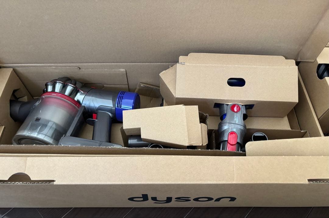 Dyson ダイソン v8 fluffy+ スティッククリーナー