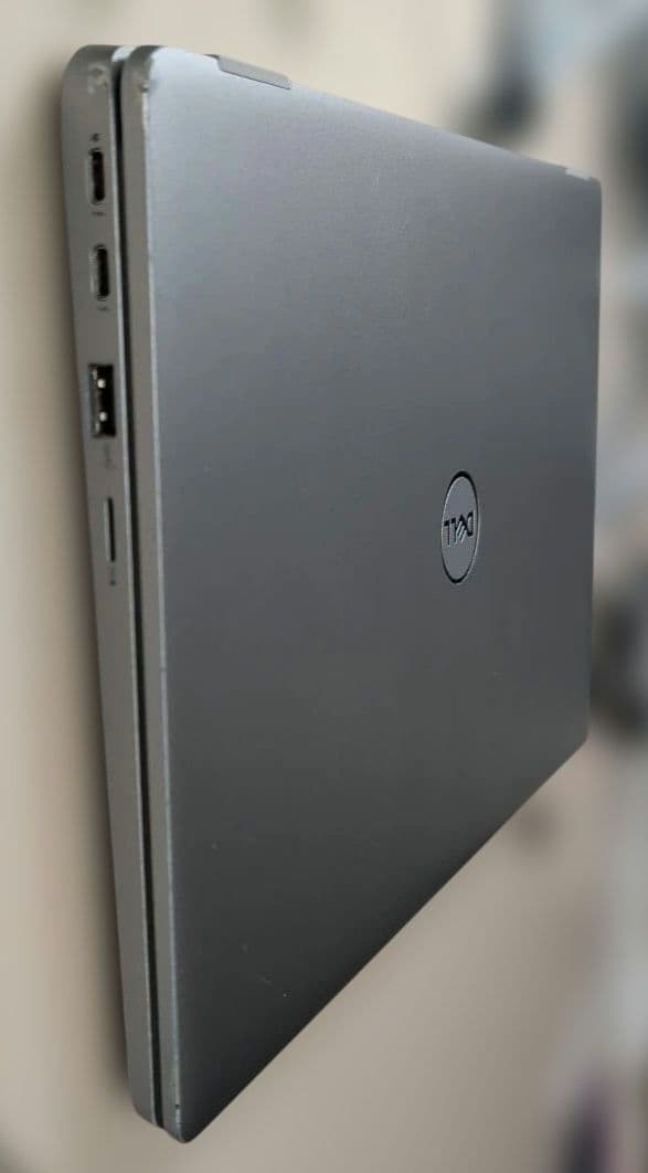 Dell13 ビジネス Core7 12世代 32GBメモリ256GB NVMe