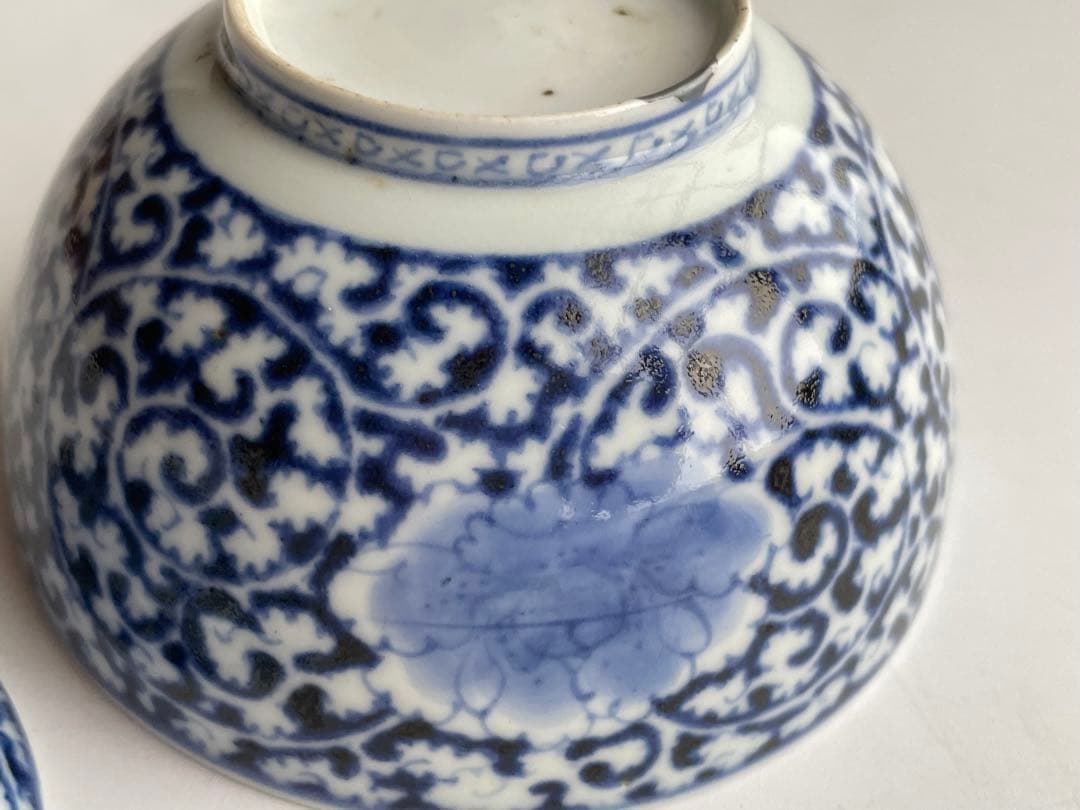 骨董　アンティーク　古伊万里　染付　牡丹唐草文様　逆唐草　蓋碗　蓋茶碗