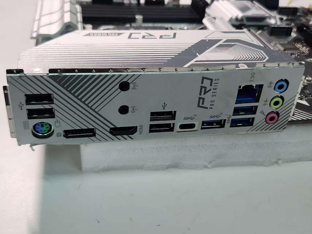 030600B ASROCK Z790 PRO RS/D4 マザーボードジャンク