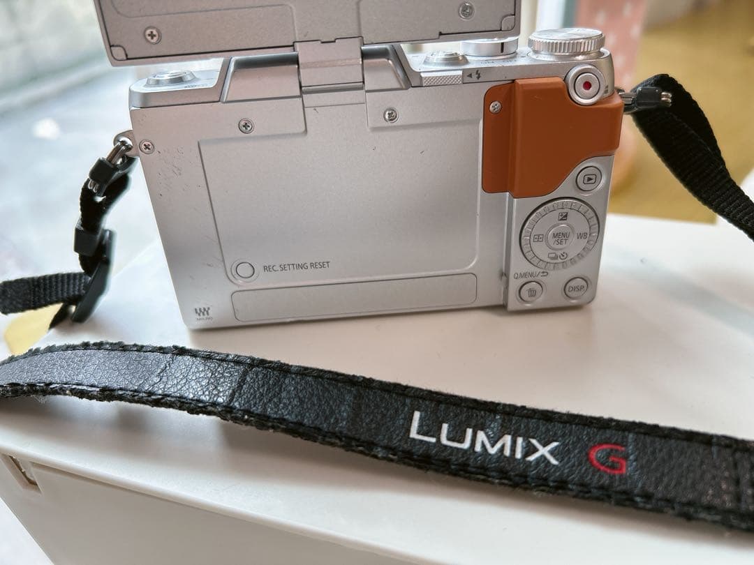 Panasonic LUMIX GF7 電池2個　三脚　SDカード64G付き
