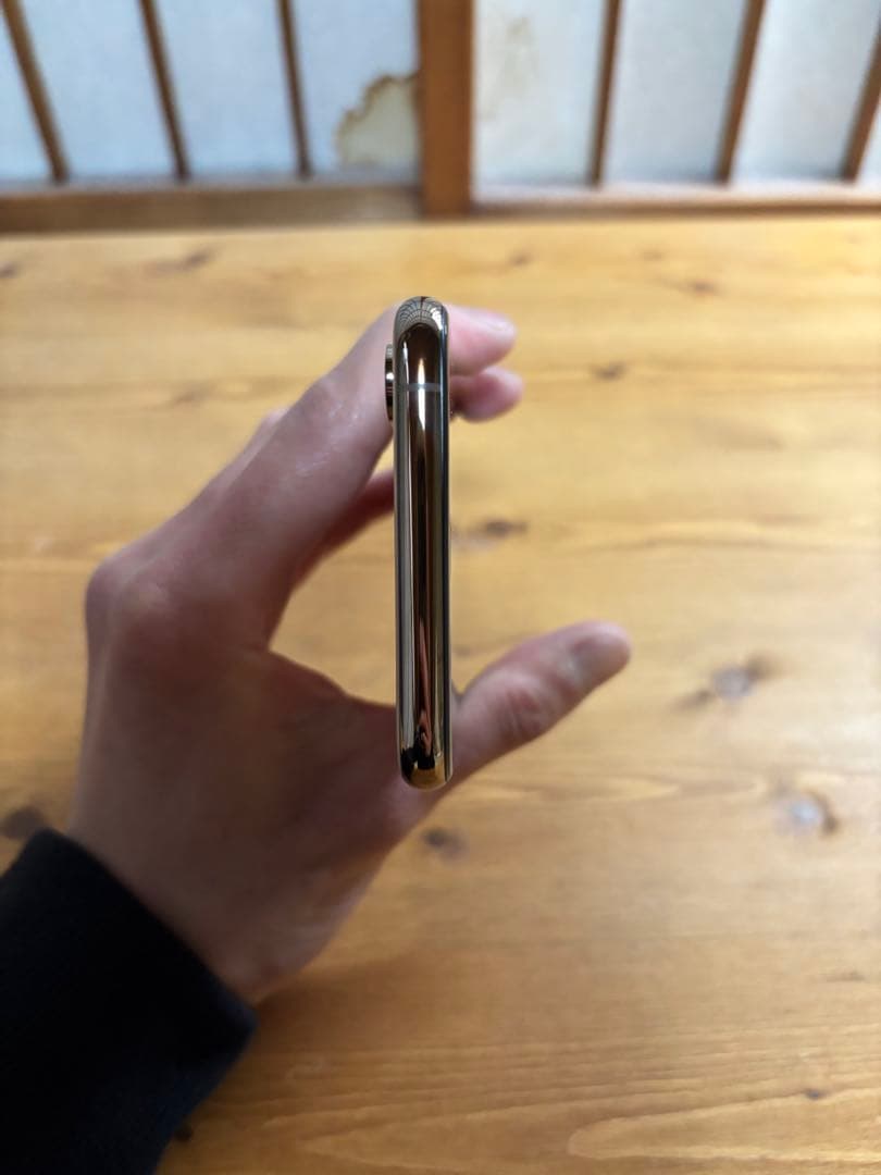 iPhone XS ゴールド　256gb SIMフリー　バッテリー98%