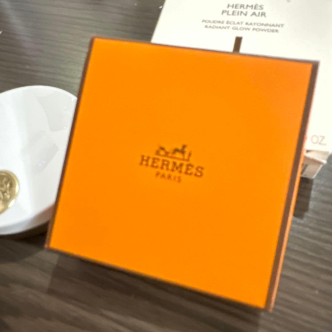 HERMÈS エルメス・プラン・エア フェイスパウダー プードル エクラ グロー