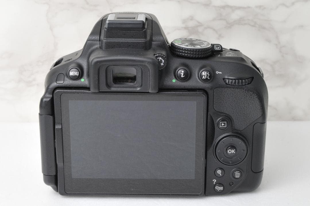 美品 Nikon D5300⭐️Wi-Fi スマホ転送❣️高画質 一眼レフカメラ
