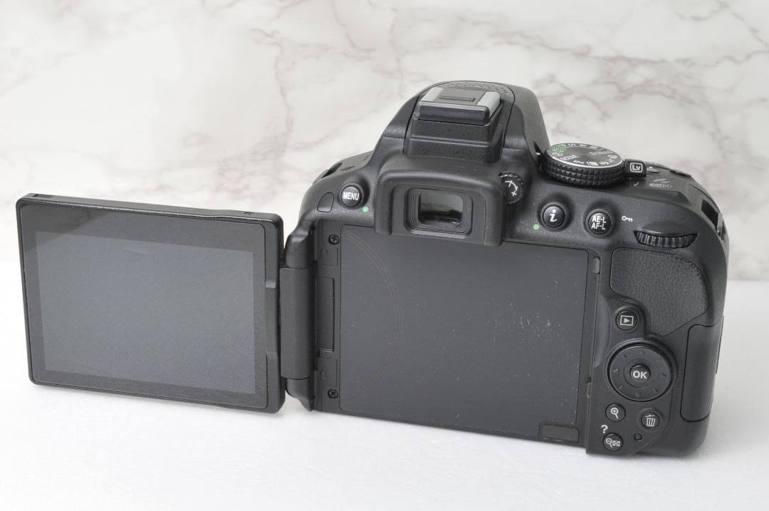 美品 Nikon D5300⭐️Wi-Fi スマホ転送❣️高画質 一眼レフカメラ