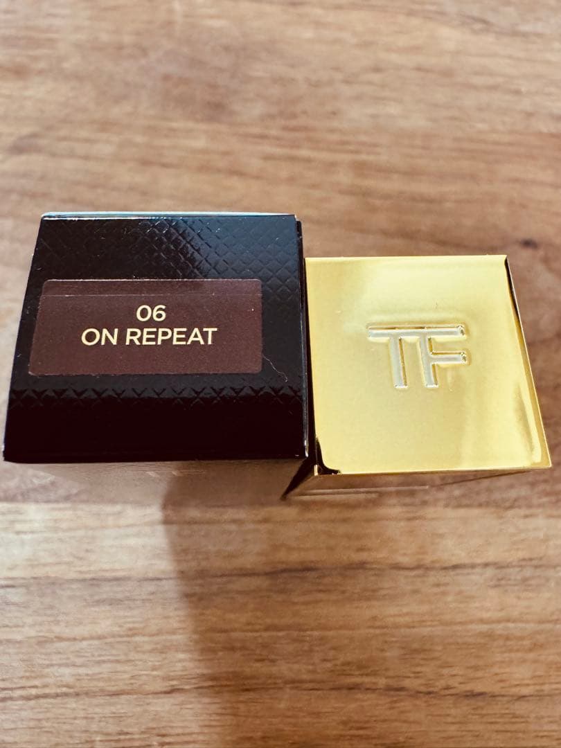 トムフォード リップ カラー / 06 オン リピート