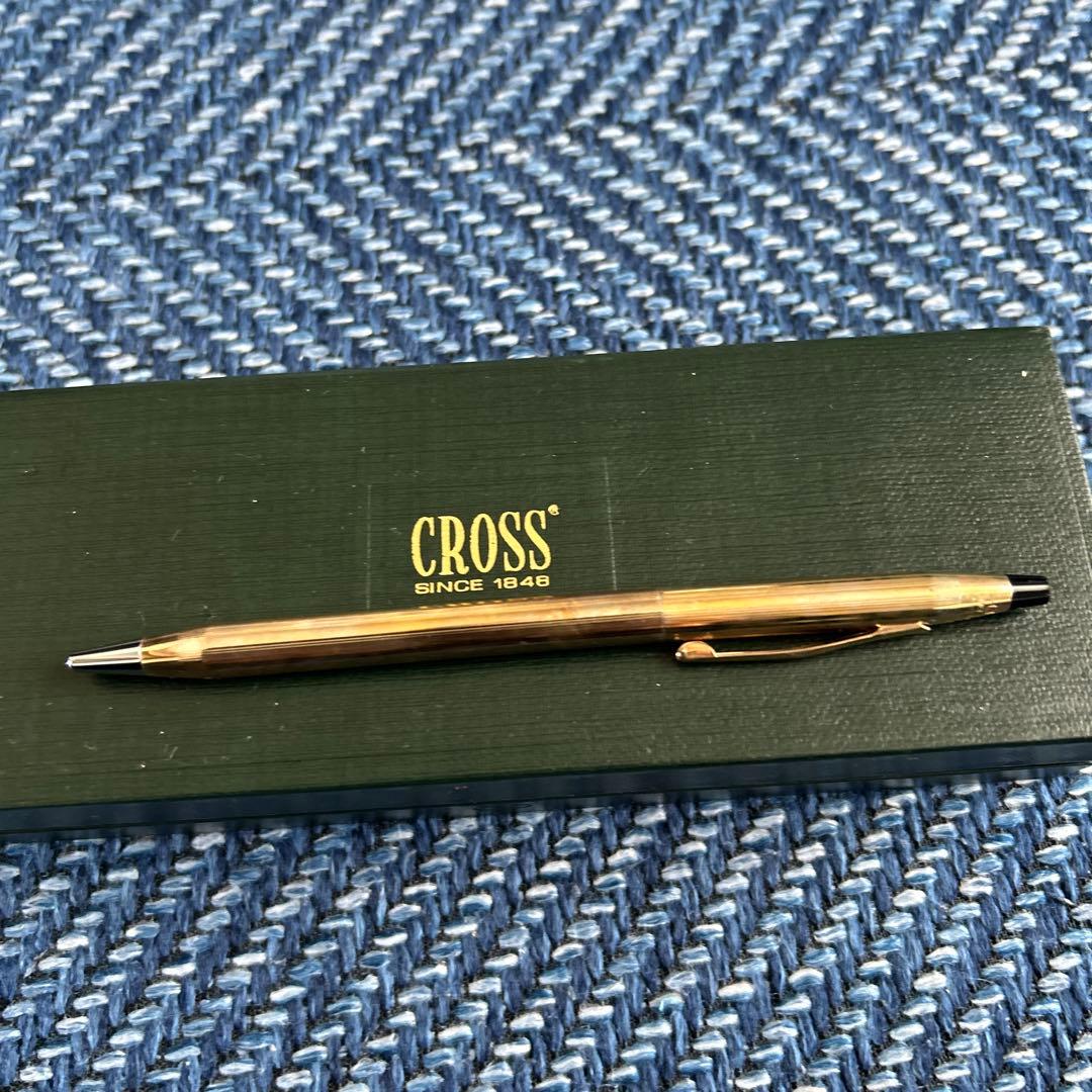 クロスの金色のボールペン