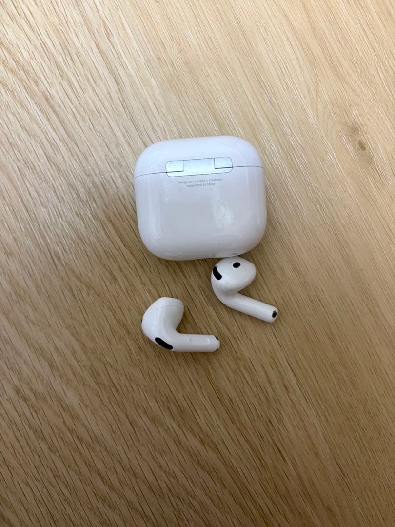Apple AirPods 4 ANCつき