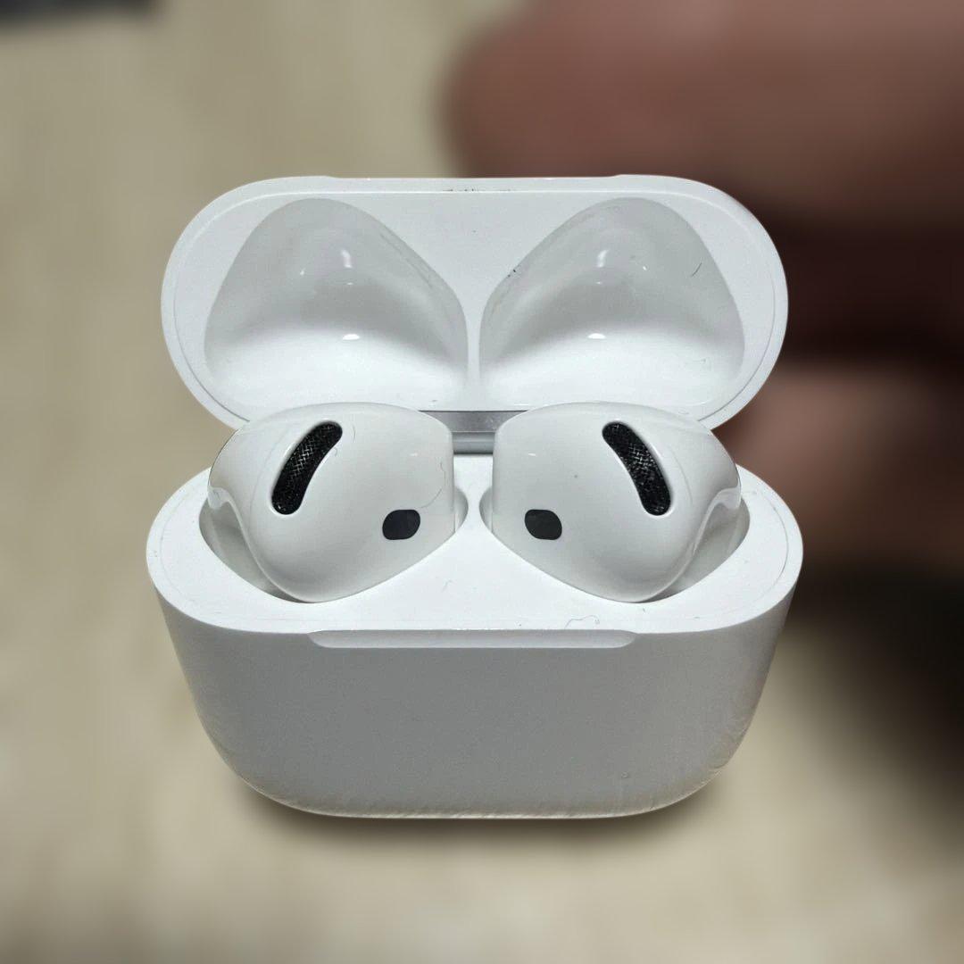 Apple AirPods 4 ノイズキャンセリング搭載　2026年1月に購入品