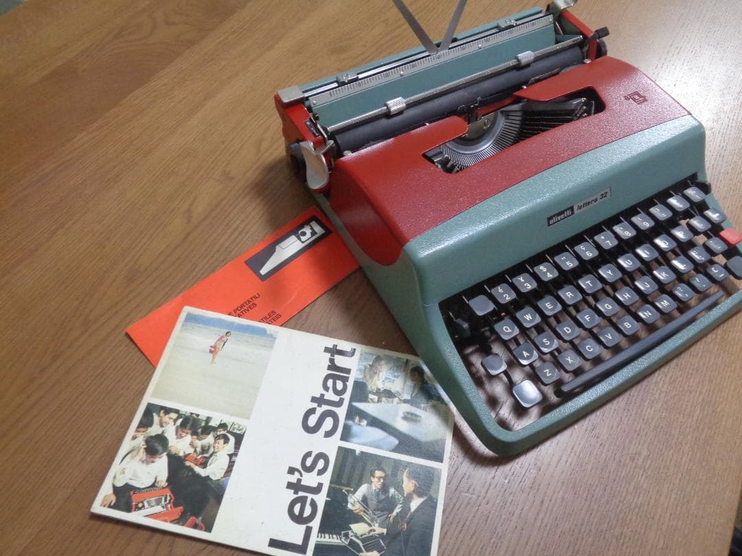 GUCCIケースolivetti lettera32タイプライターシェリーライン