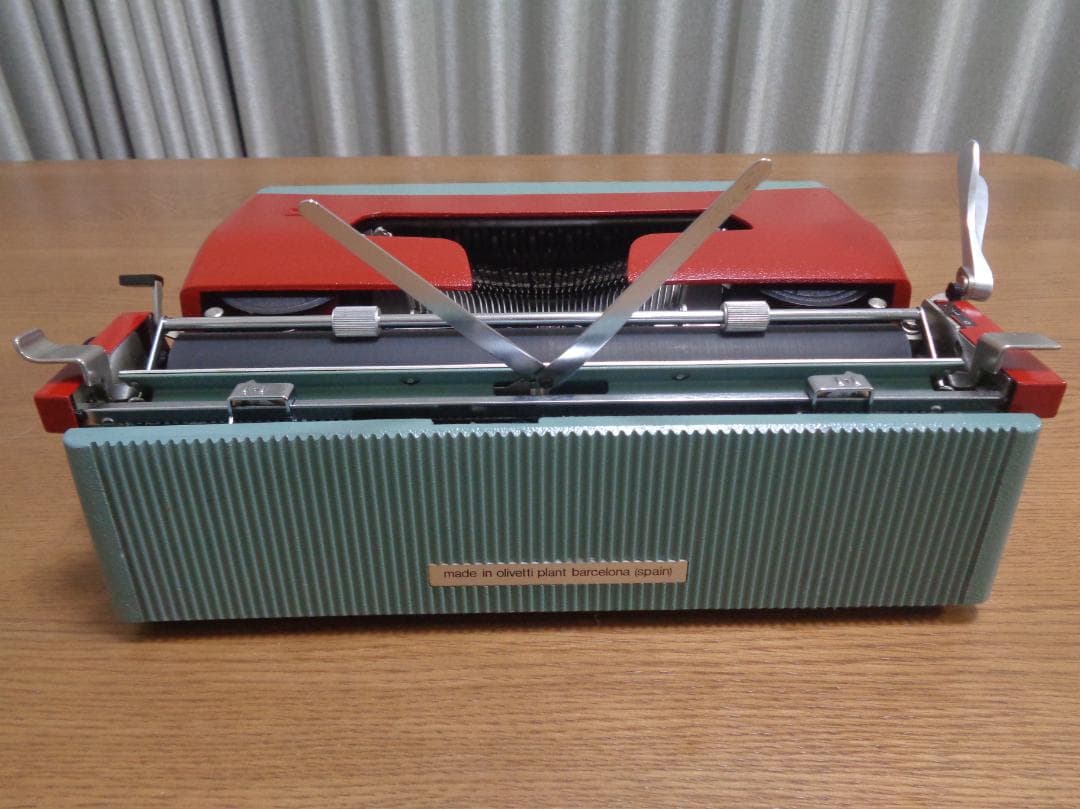GUCCIケースolivetti lettera32タイプライターシェリーライン