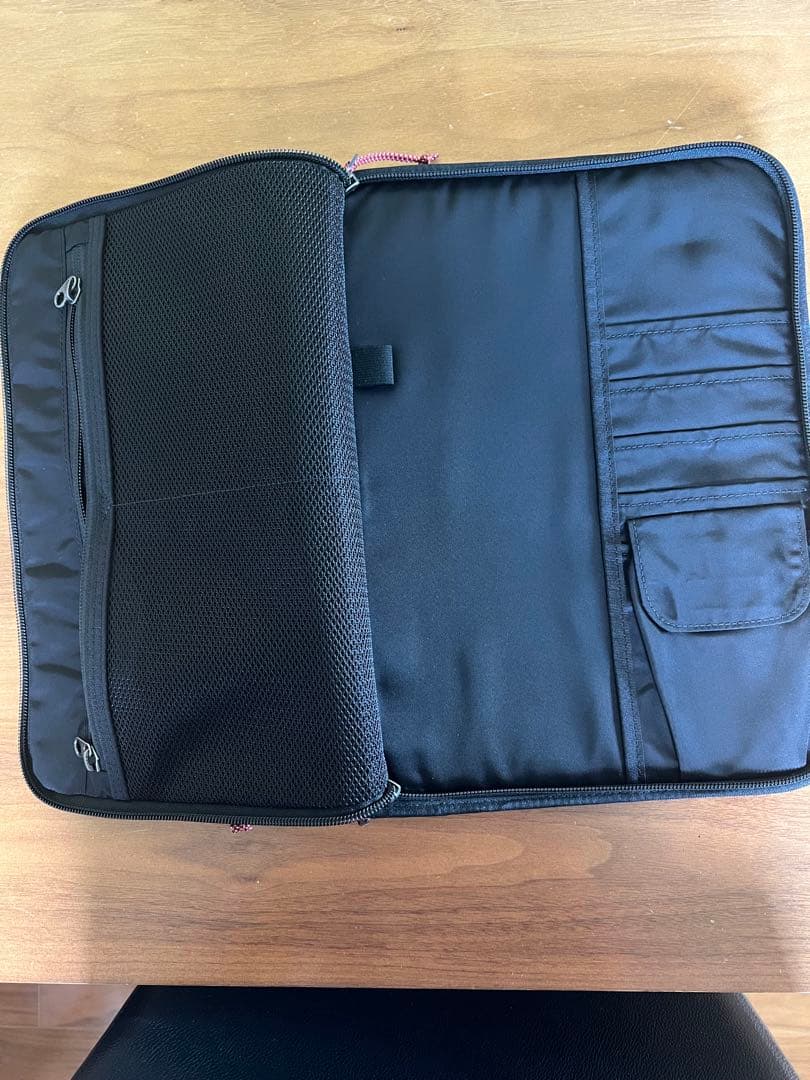 ナンガ　タブレットケース　黒　iPad PC 美品
