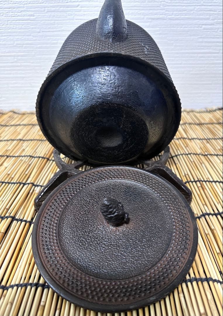 ＵＳＥＤ品　敬典工房正寿堂山正造１２型寸胴アラレ　南部鉄瓶 南部鉄器