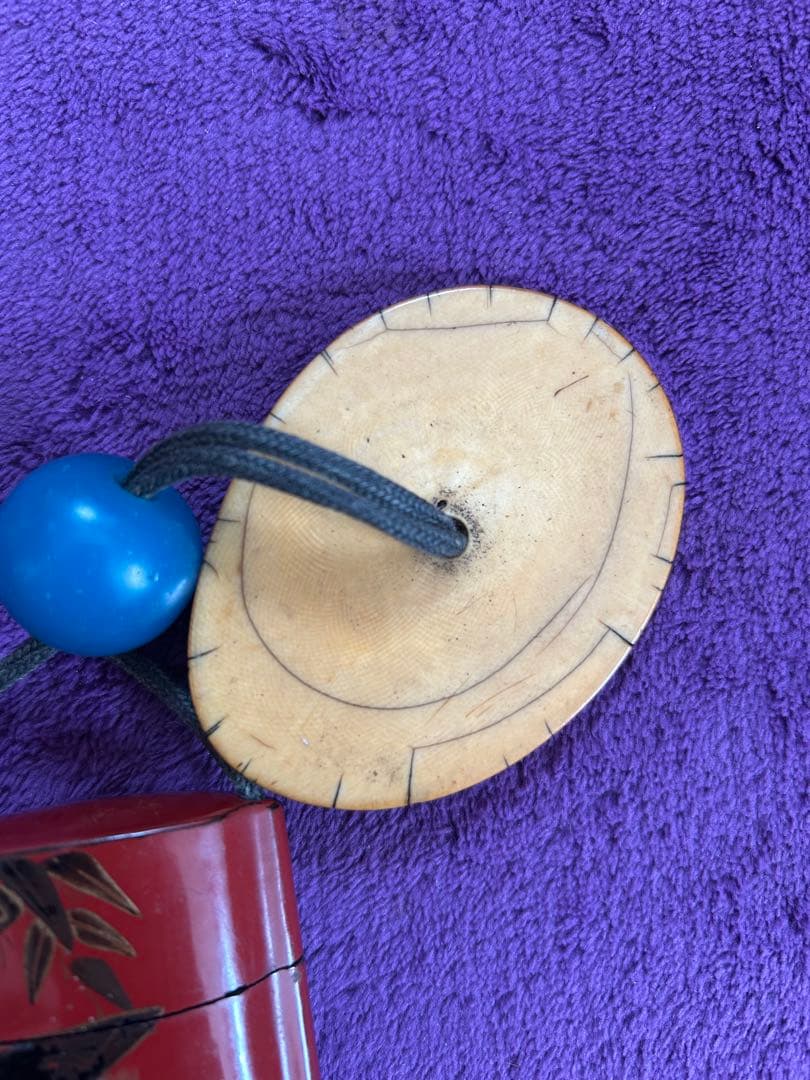 赤い漆器印籠 根付 薬入れ 時代物Inro Red Lacquer Bamboo