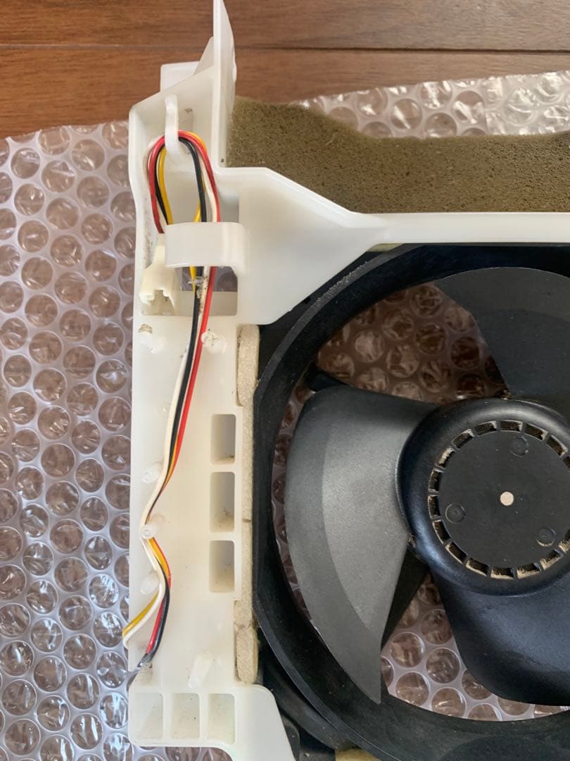 日立冷蔵庫　機械室ファンモーター 型番12539TA-12M-BU