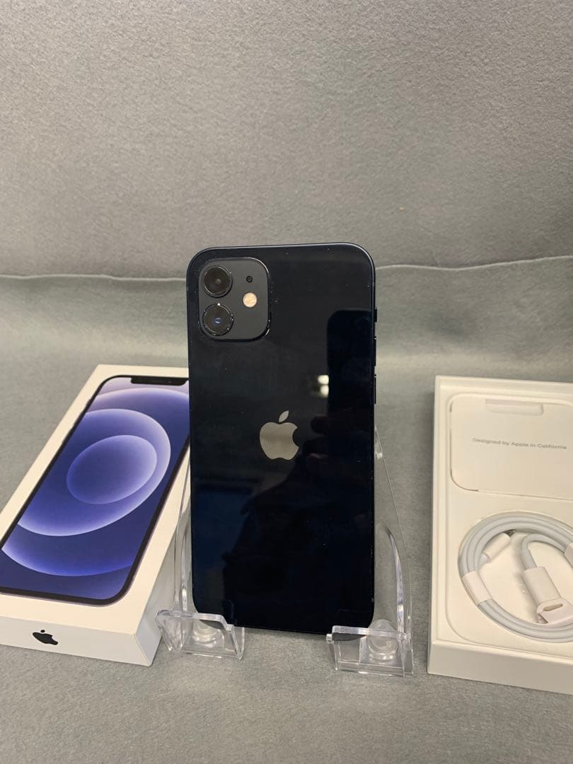 美品　海外版　SIMフリー　iPhone12 128GB ブラック色