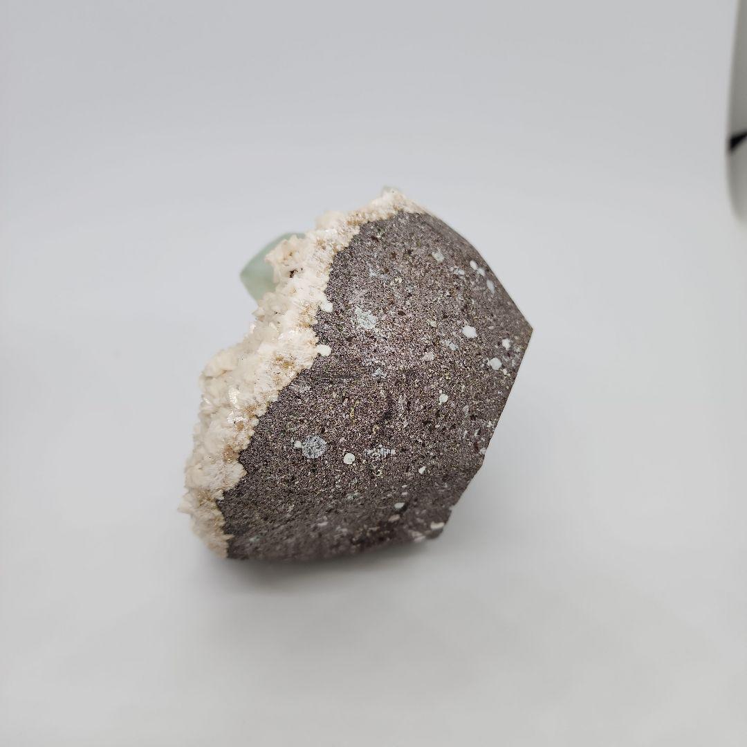 アポフィライト×パイロモルファイト 共生原石 癒しと変容のエネルギー石