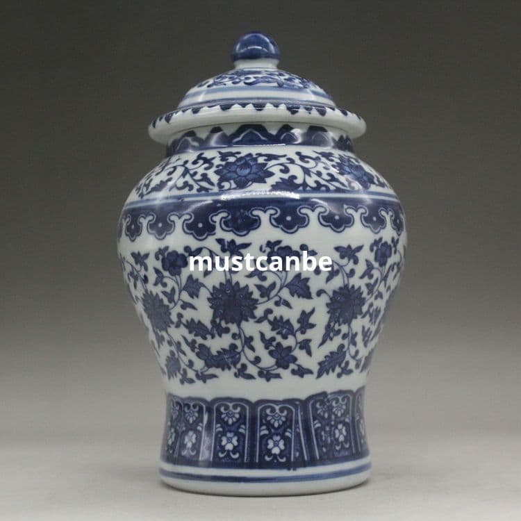 青花釉下彩纏枝蓮将軍壺 景徳鎮 陶磁器 装飾品 現代工芸品 美術品 置物