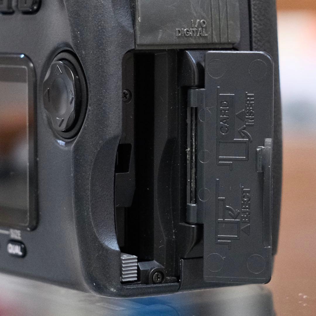 動作品 平成レトロ Y2K CCD 自撮り Nikon COOLPIX E990