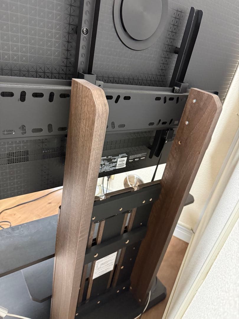 4K 55インチテレビ フロアスタンド付き