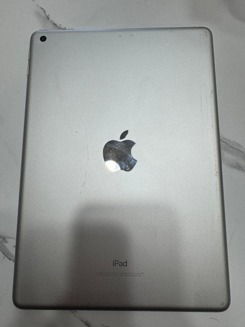 Apple iPad 第6世代 128GB Wi-Fiモデル MR7K2J/A