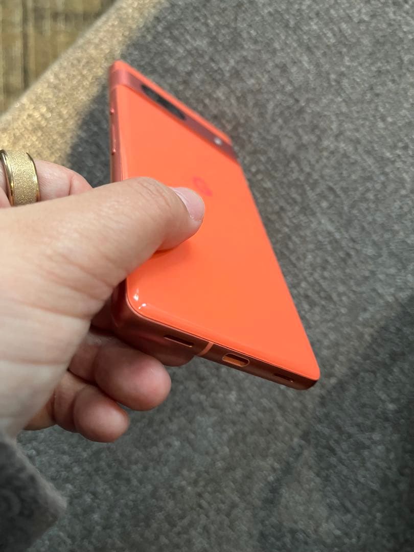 Google Pixel 7a コーラル SIMフリー 画面傷あり 背面浮きあり