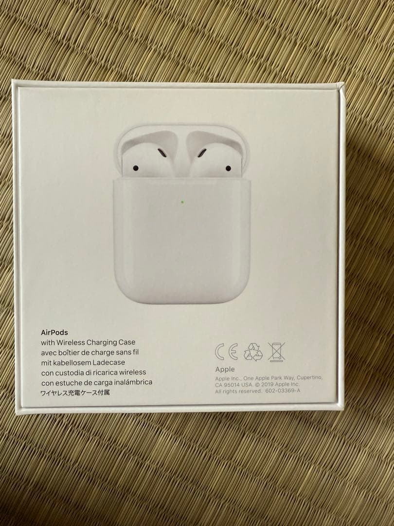 Apple AirPods 第2世代 ワイヤレスイヤホン ケース付き