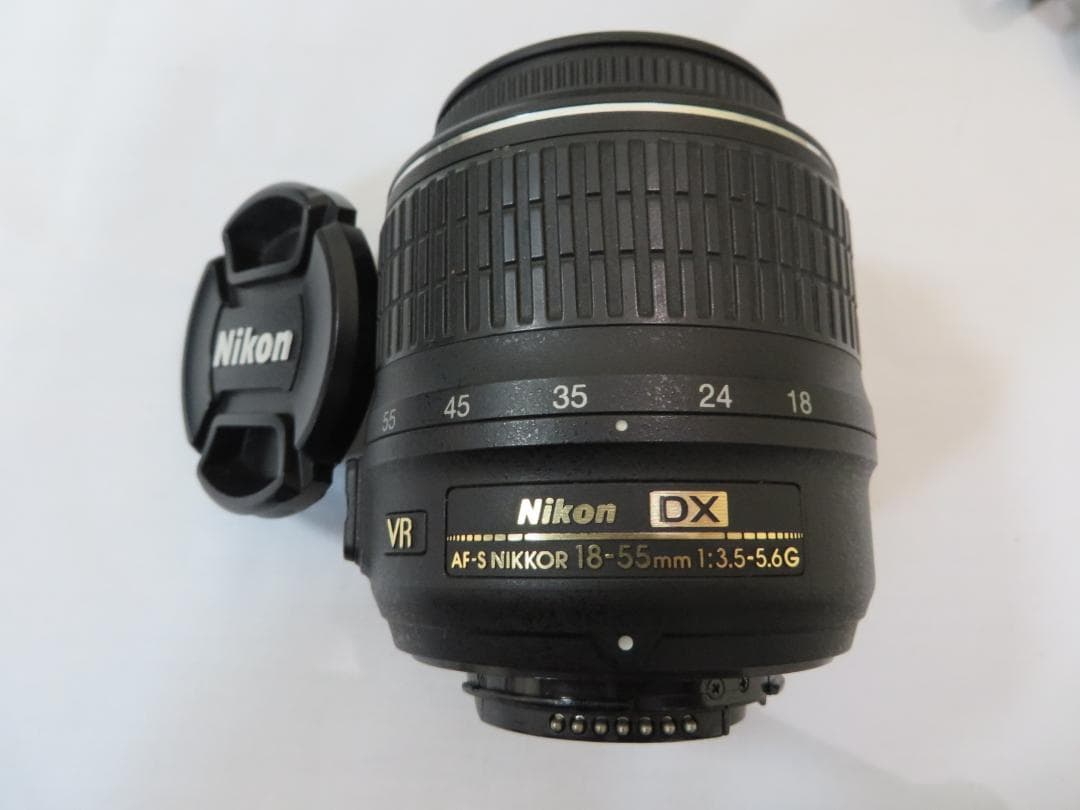 美品Nikonニコン　D3100 ダブルズームレンズセット デジタル一眼レフ