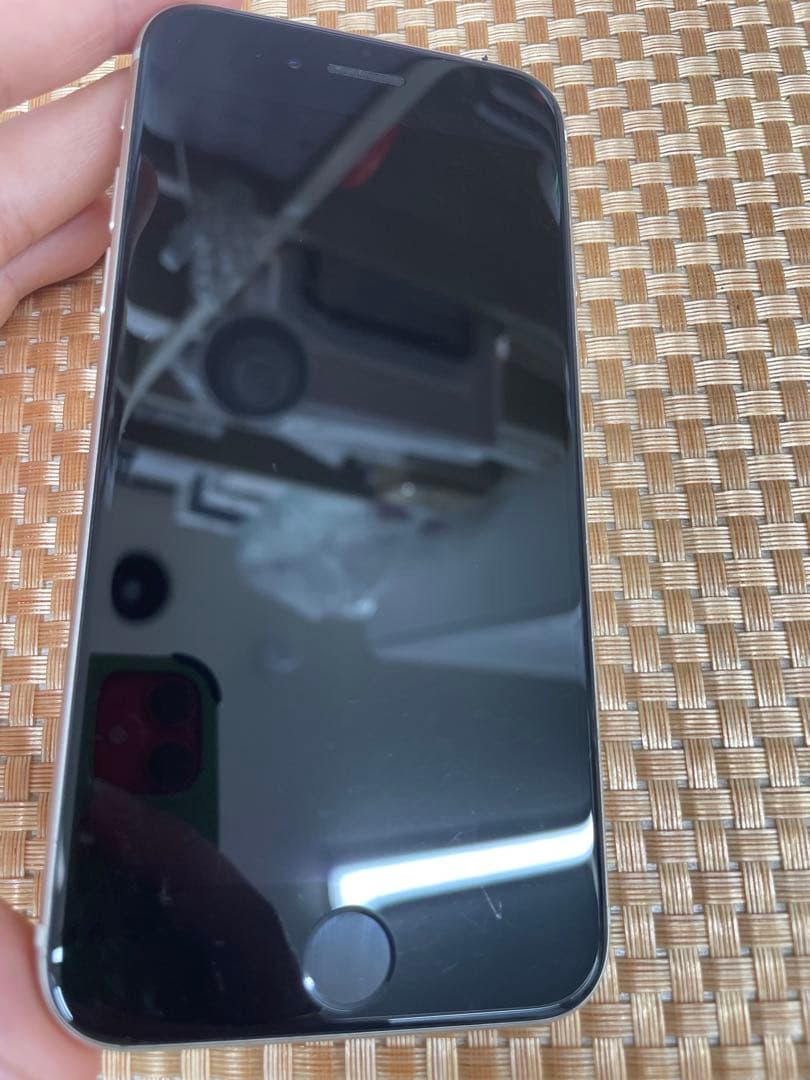 iPhone SE 第3世代 64GBスターライトSIMフリー【6160】