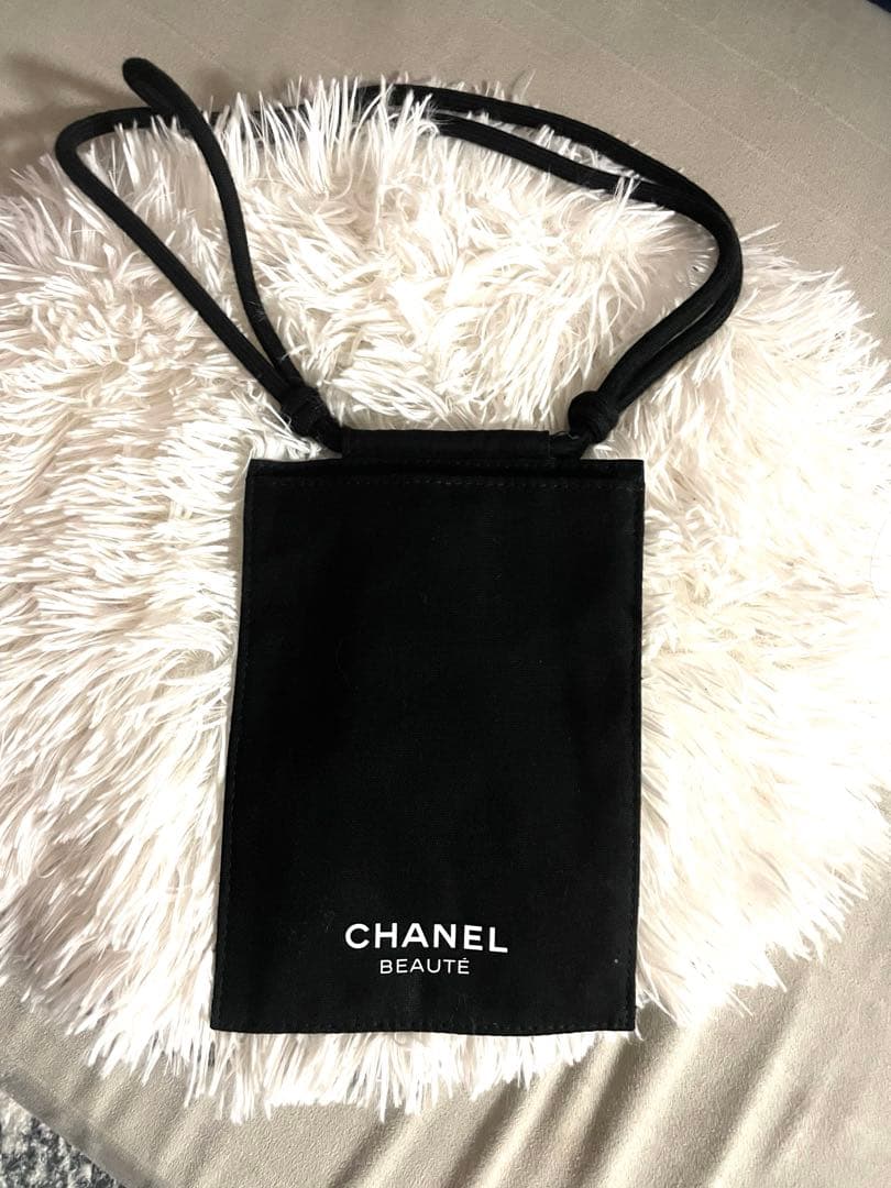 CHANELノベルティパスポートケース