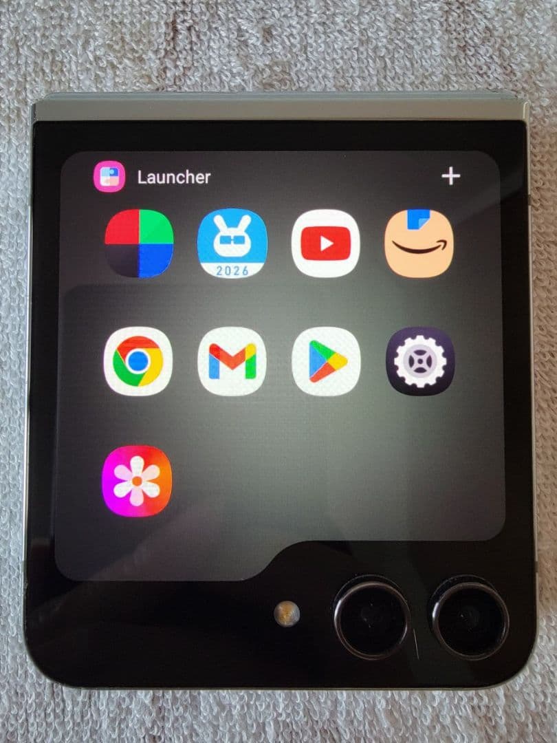 Galaxy Z Flip5 256GB ドコモ版SIMフリー / 訳あり