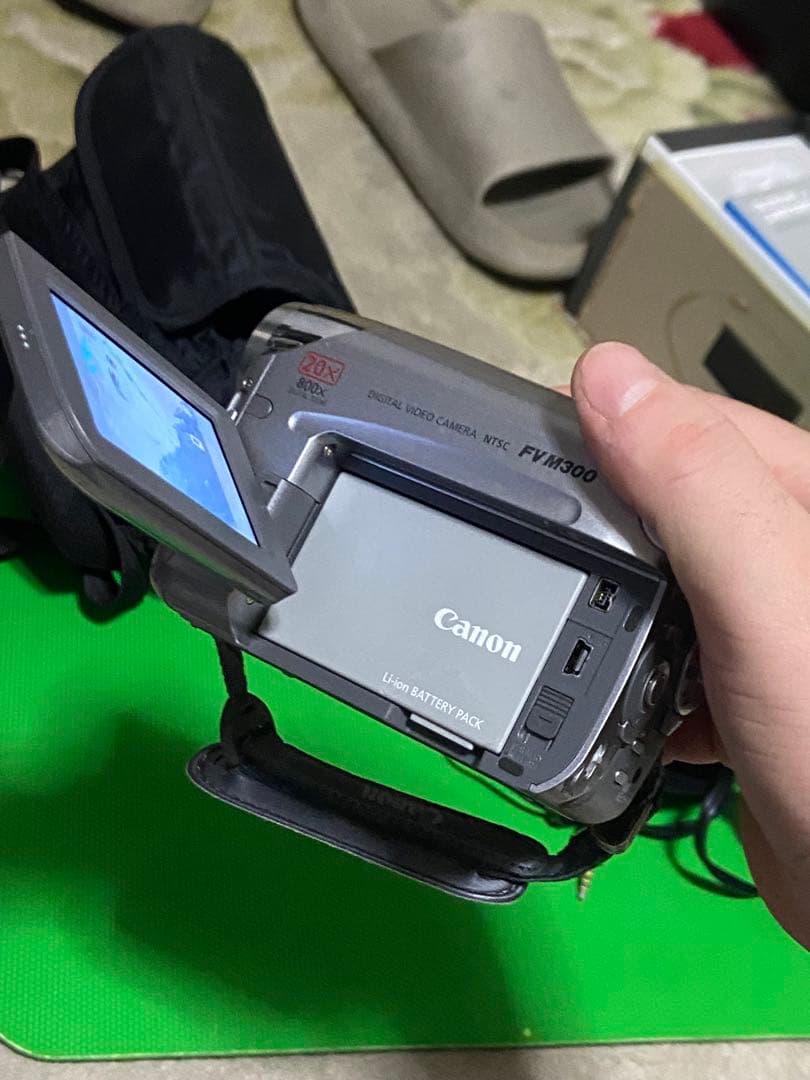 ビデオカメラ FVM300 canon