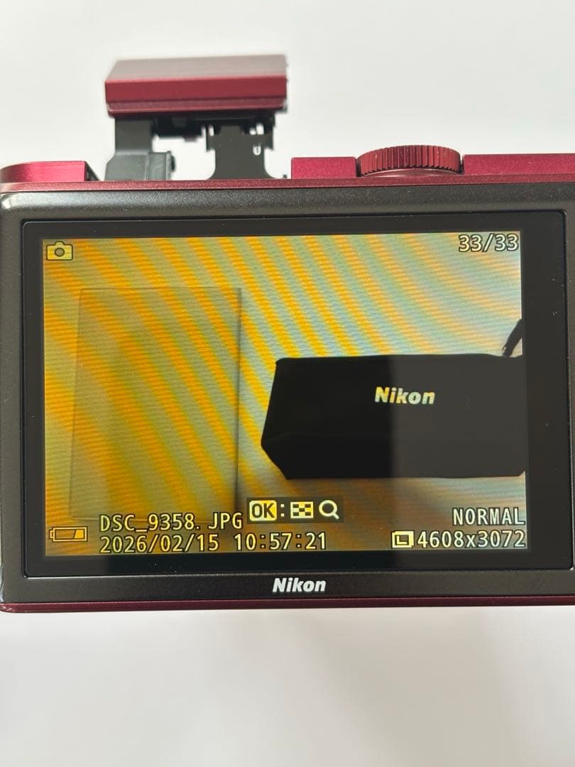 Nikon ミラーレス一眼 Nikon 1 J3 小型10倍ズーム　　レッド