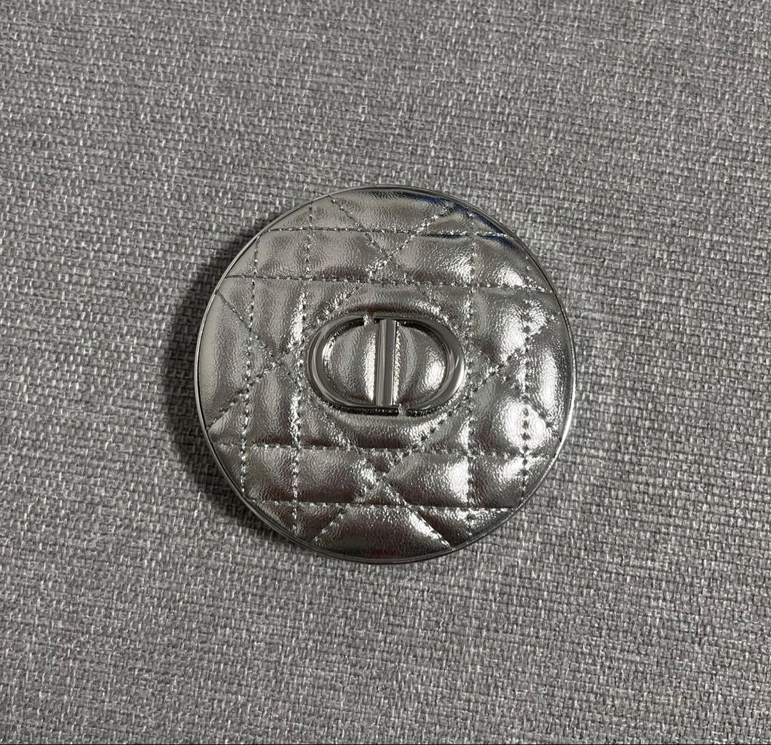 ディオールスキン フォーエヴァー グロウ ルミナイザー 06 オパールシークイン