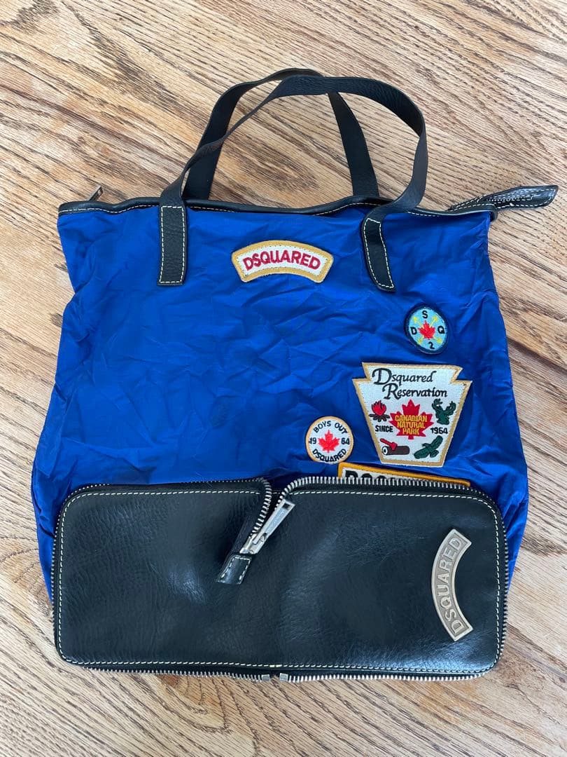 極美品 DSQUARED 2 折り畳みファスナー収納 ワッペンバッグ ディースク