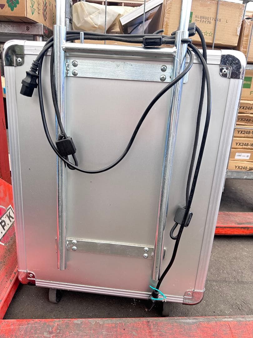 キャンピングカー用　発電機、太陽エネルギー 付き