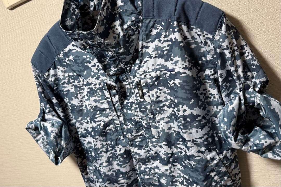 鉄筋屋さんの空調服　青迷彩柄　剛肩チタン