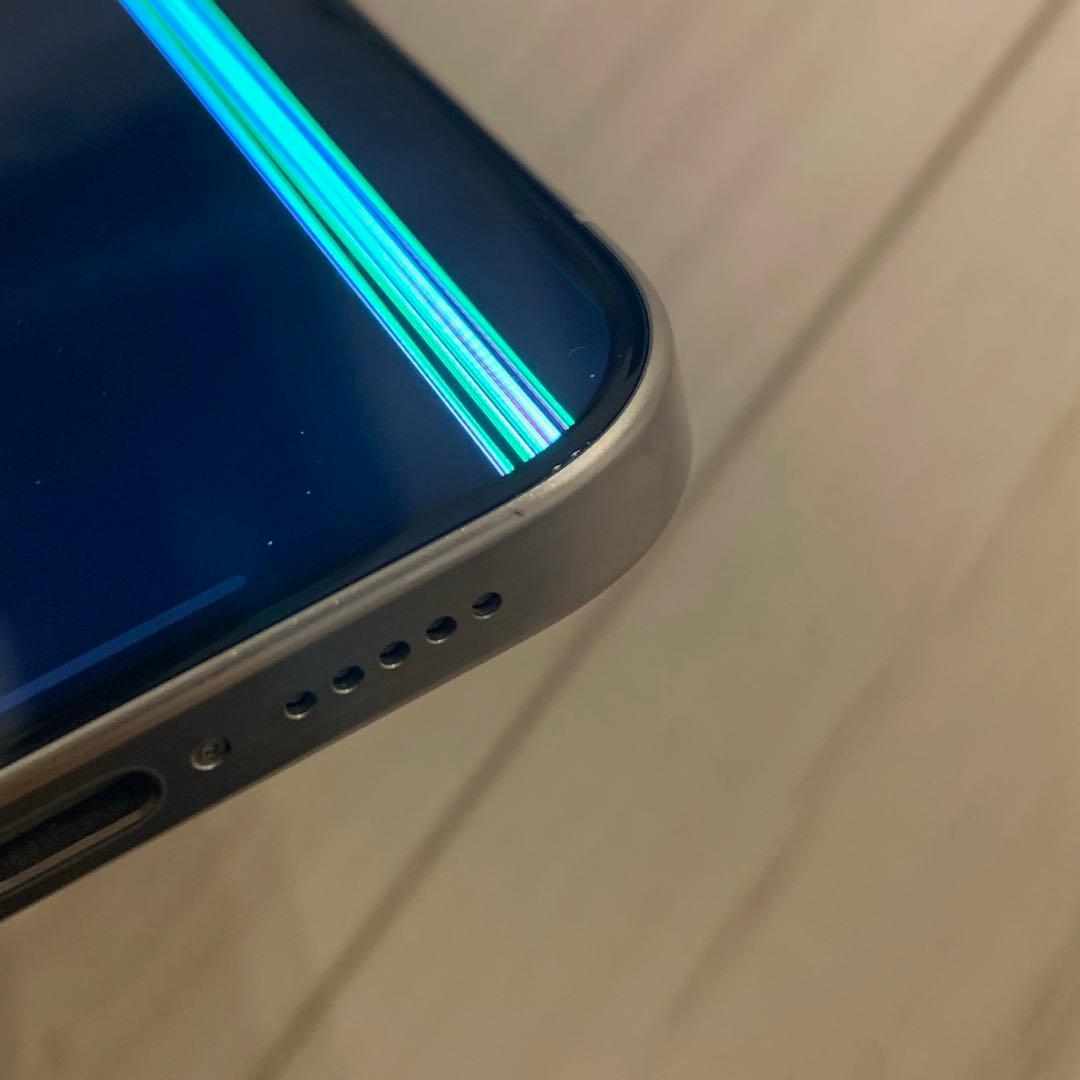 《iPhone 15 pro》 256gb 画面に線 動作OK